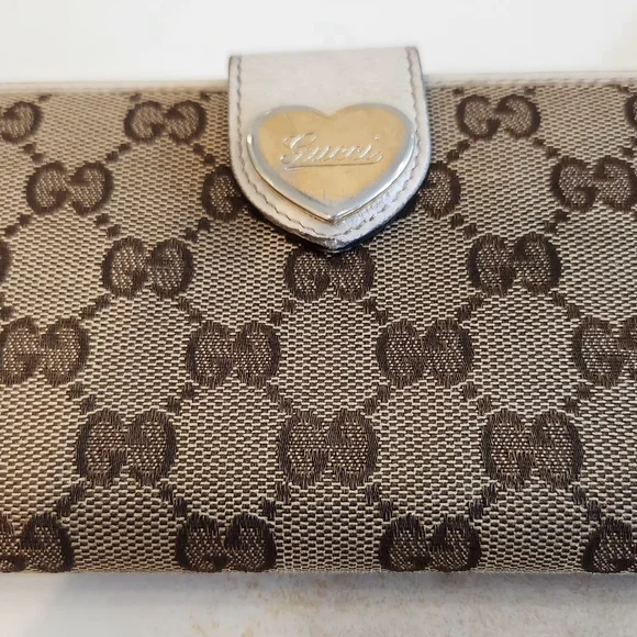 Gucci Guccisima Heart Snap Fold Wallet - Picture 4 of 16